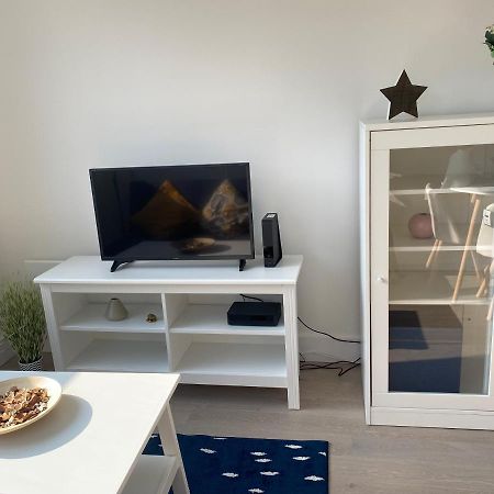 Central Location, Parking, Wi-Fi, Modern Apartment 米尔顿凯恩斯 外观 照片