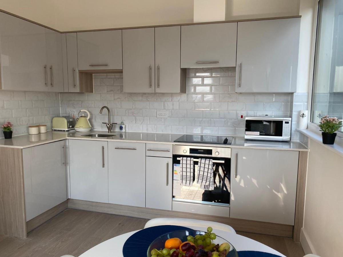 Central Location, Parking, Wi-Fi, Modern Apartment 米尔顿凯恩斯 外观 照片