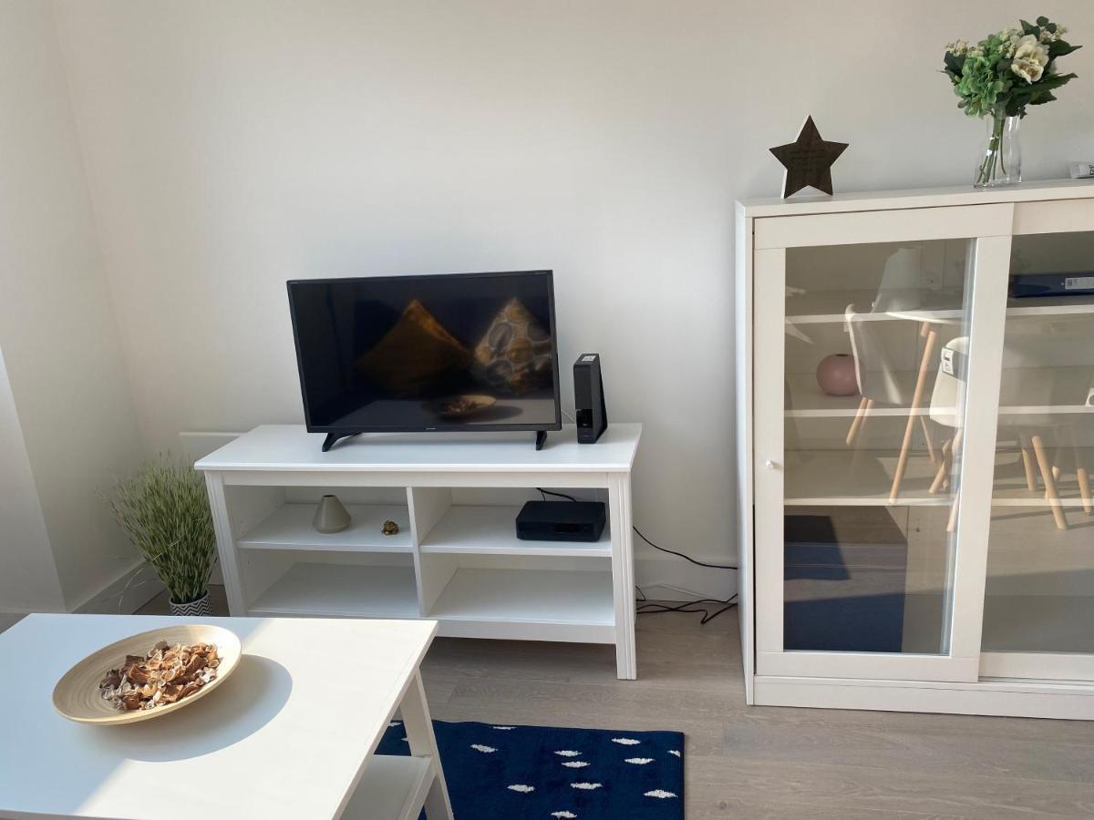 Central Location, Parking, Wi-Fi, Modern Apartment 米尔顿凯恩斯 外观 照片