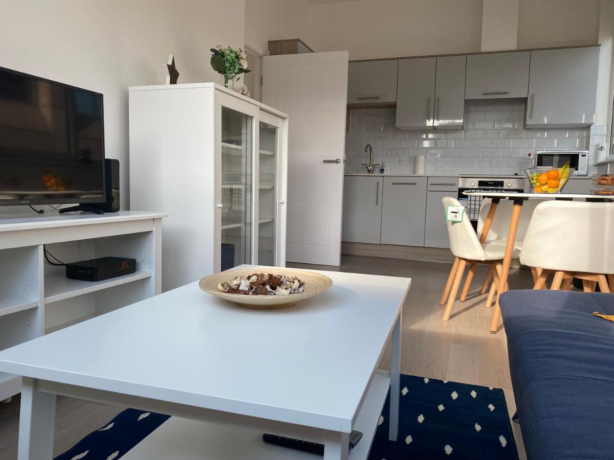 Central Location, Parking, Wi-Fi, Modern Apartment 米尔顿凯恩斯 外观 照片